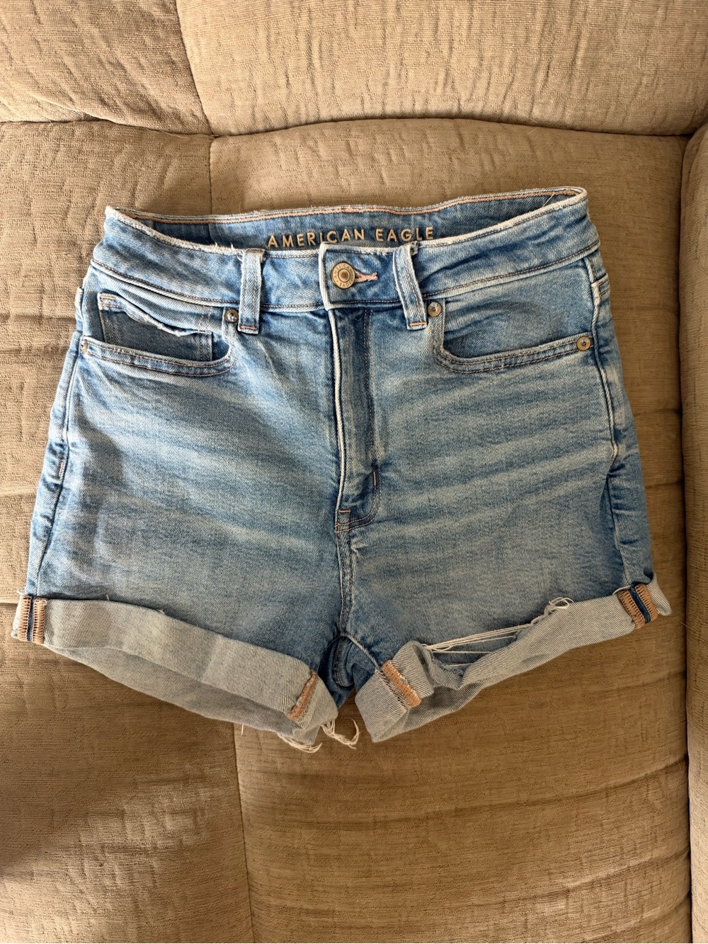 American Eagle Mom Shorts Medium Wash Cuffed Denim Size 2
